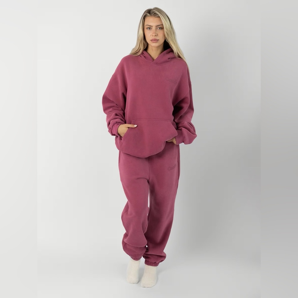 BNWT COMFRT Minimalist Sweatpants Berry Medium - Picture 2 of 5